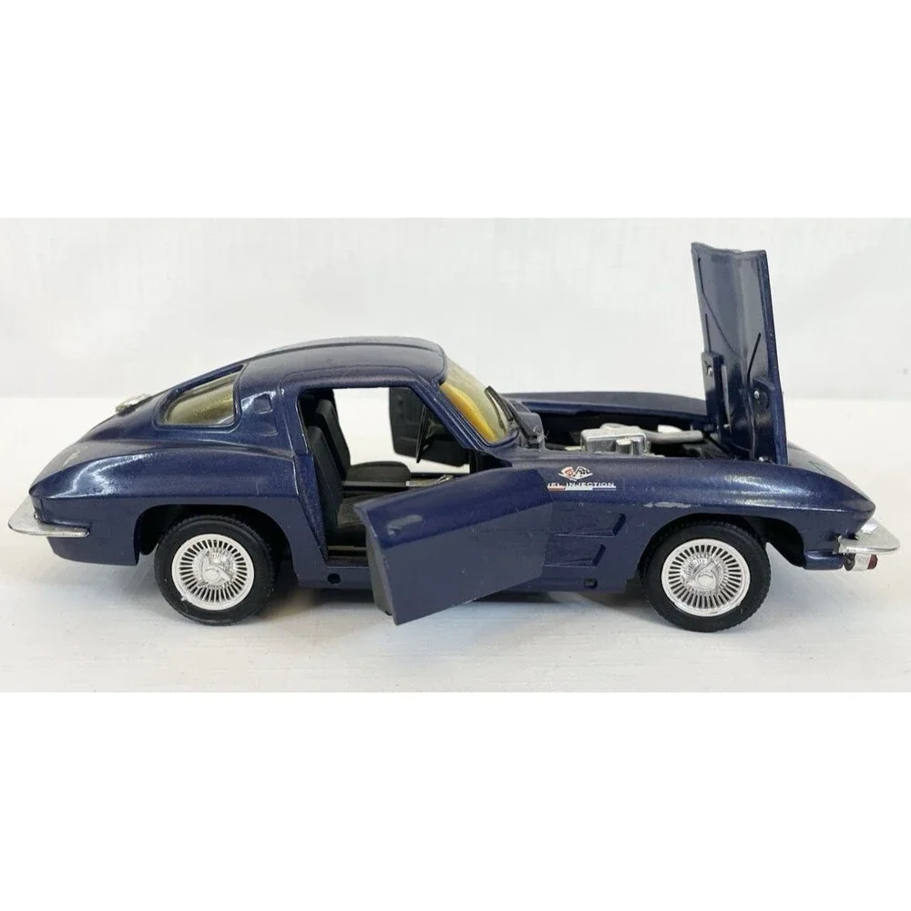 1963 Blue CORVETTE STINGRAY Split Window Diecast Car Model 1:24 Metal Revell